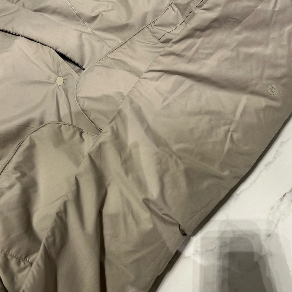 Lululemon Insulated Trench in Raw Linen, size 6 - Picture 12 of 13